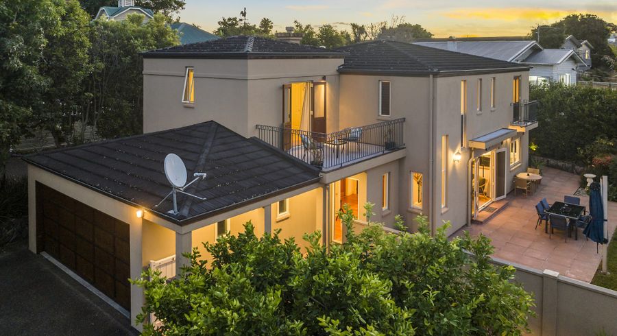  at 4 Sylvan Valley Avenue, Titirangi, Auckland