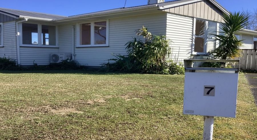  at 7 Hitchcock Crescent, Paremoremo, North Shore City, Auckland