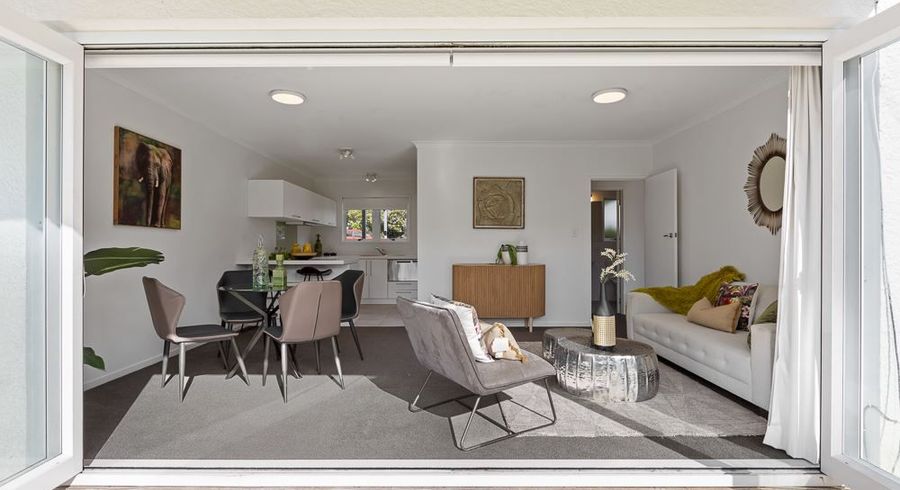  at 2/133 Shakespeare Road, Milford, Auckland