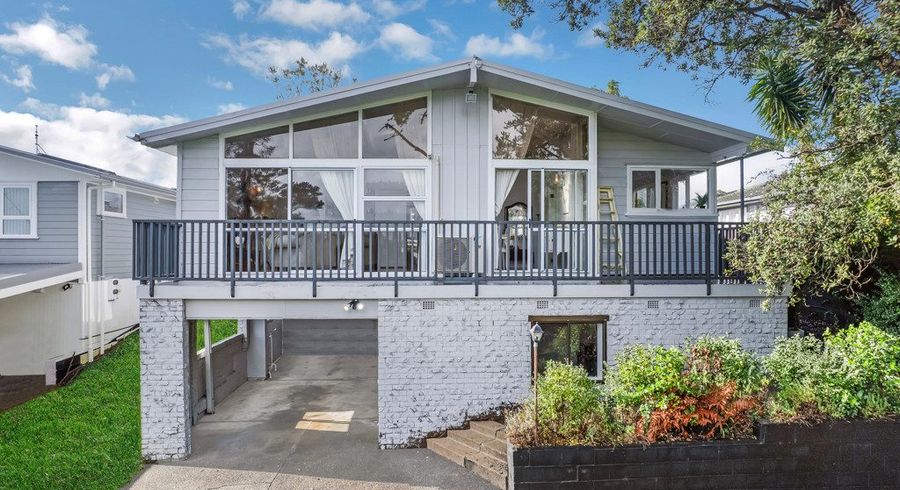  at 84 Millbrook Road, Henderson, Waitakere City, Auckland