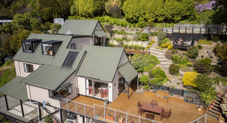  at 18 Osmond Lane, Mount Pleasant, Christchurch