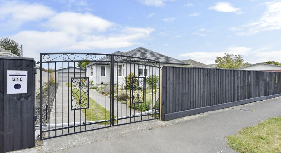  at 210 Avonhead Road, Avonhead, Christchurch