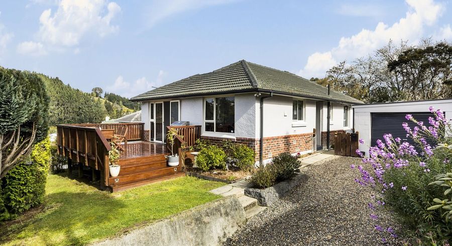  at 27 Brockville Road, Glenross, Dunedin