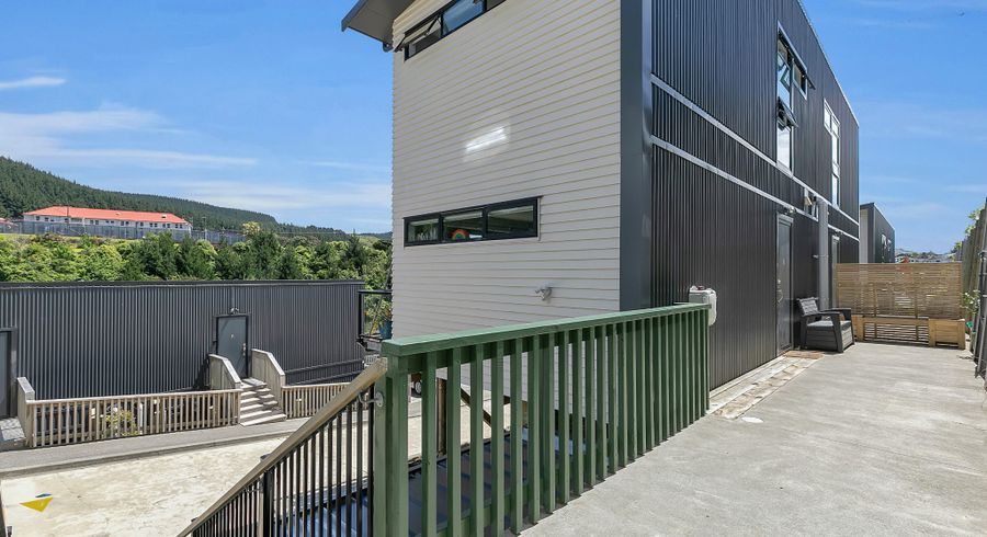  at 7 Ara Patukawenga, Tawa, Wellington