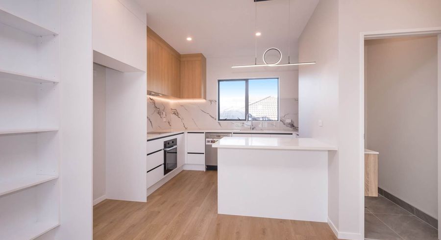  at 2/15 Thornton Road, Milford, North Shore City, Auckland