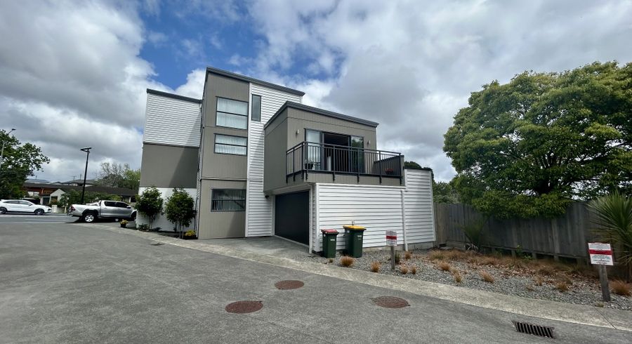  at 2/13 Oteha Valley Road, Oteha, North Shore City, Auckland