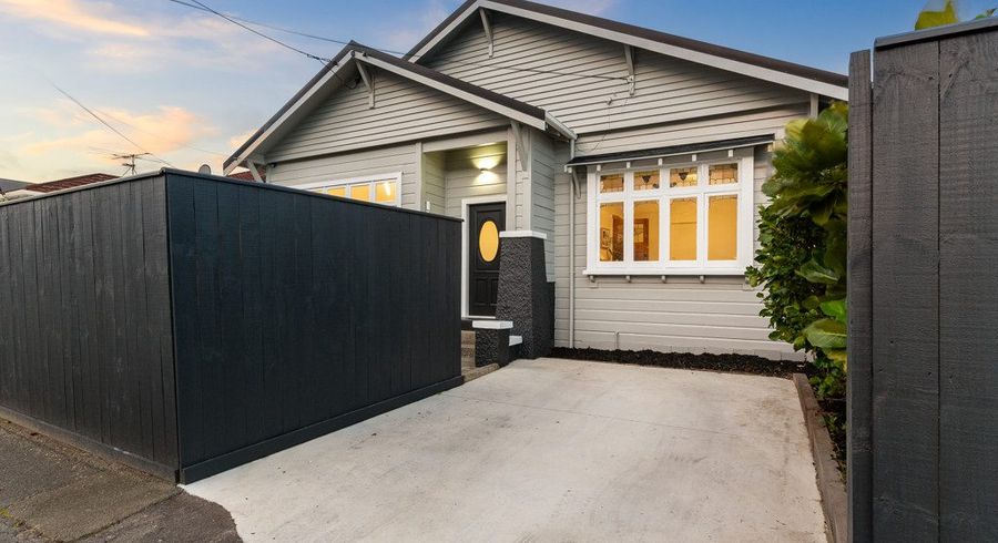  at 137 Onepu Road, Lyall Bay, Wellington, Wellington
