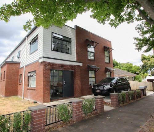  at 2/3 Liverpool Street, Hamilton Central, Hamilton