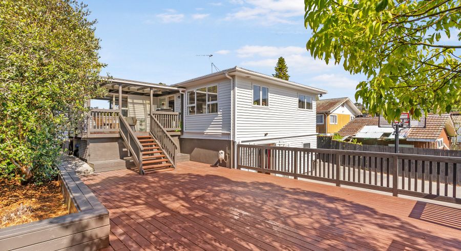  at 18 Grassmere Road, Henderson Valley, Waitakere City, Auckland