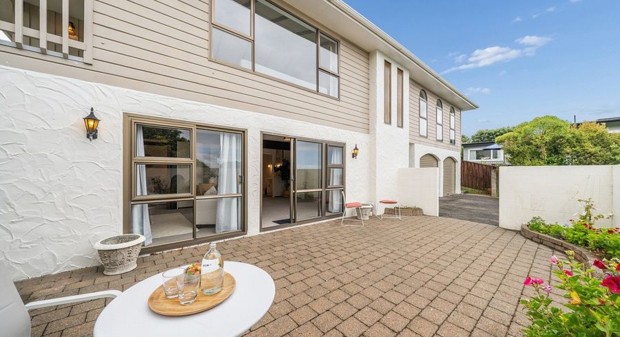  at 14 Hibiscus Grove, Maungaraki, Lower Hutt, Wellington