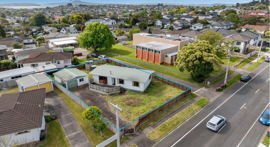  at 60 Hutchinsons Road, Bucklands Beach, Auckland