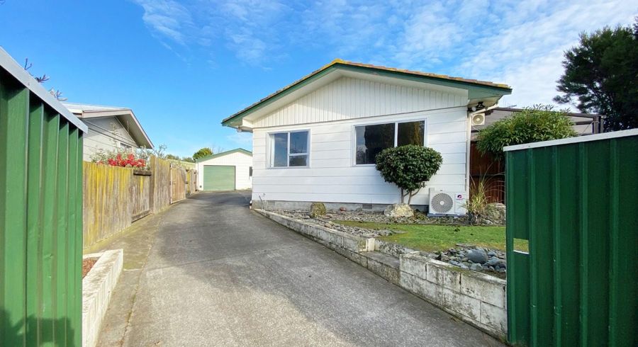  at 14 Hillcrest Drive, Kelvin Grove, Palmerston North, Manawatu / Whanganui