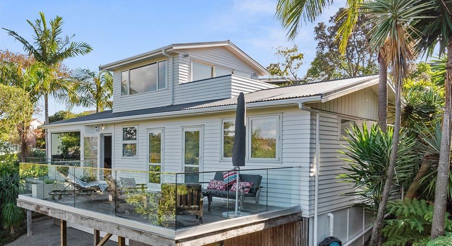  at 958 Beach Road, Torbay, Auckland