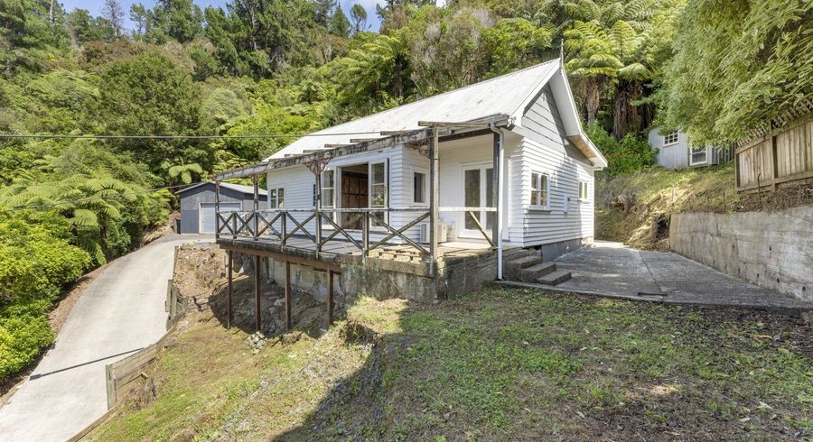 at 84 Wyndham Road, Pinehaven, Upper Hutt