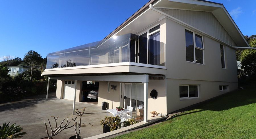  at 10 Lockhart Place, Thornton Bay