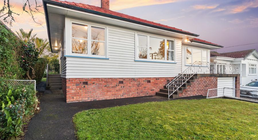  at 3 Pasadena Avenue, Point Chevalier, Auckland City, Auckland