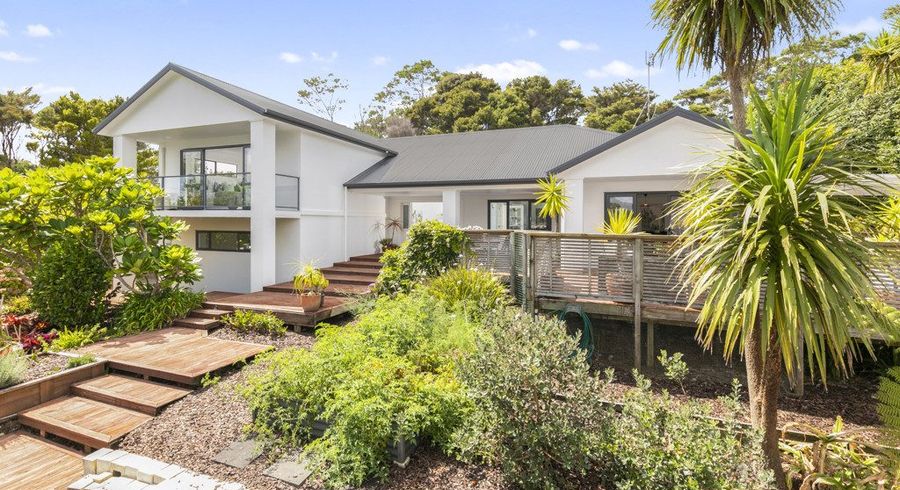  at 11 The Close, Greenhithe, Auckland