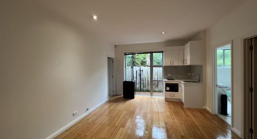  at 19 East Coast Road, Milford, North Shore City, Auckland