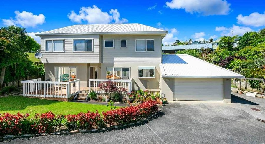  at 2/39 Rifleman Rise, Unsworth Heights, Auckland