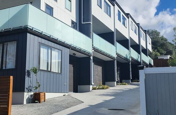  at 22F Totaravale Drive, Totara Vale, North Shore City, Auckland