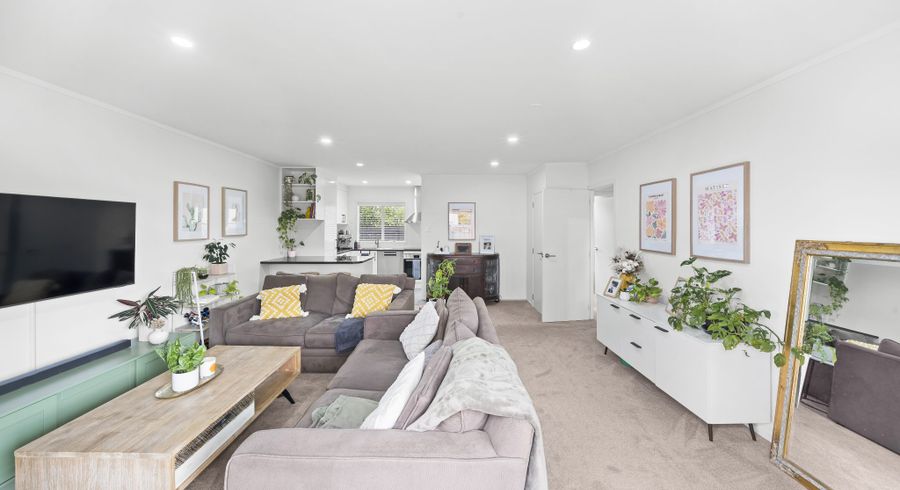  at 2/24 Robertson Road, Favona, Manukau City, Auckland