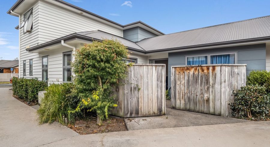  at 2/5 Jones Crescent, Melville, Hamilton, Waikato