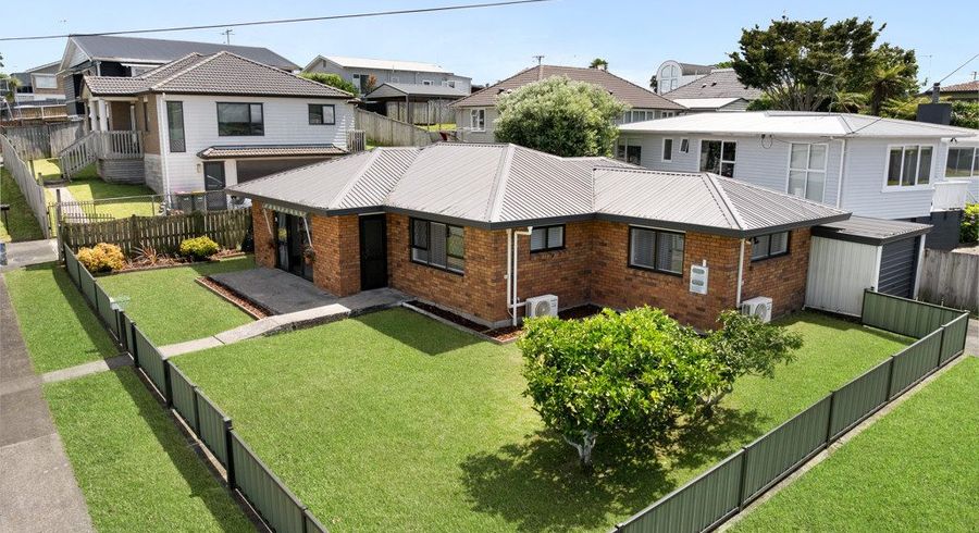  at 2/27 Union Street, Papakura, Auckland
