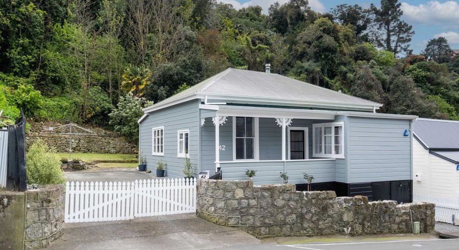  at 42 Coote Road, Bluff Hill, Napier