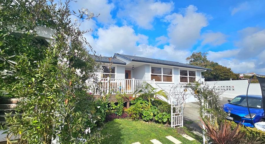 at 27 Exminster Street, Blockhouse Bay, Auckland