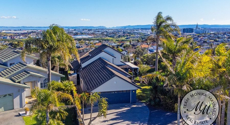  at 31 Ribbonwood Crescent, Goodwood Heights, Manukau City, Auckland