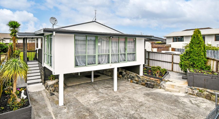  at 2/10 Nearco Street, Randwick Park, Manukau City, Auckland