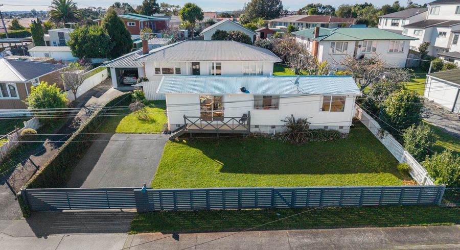  at 2/15 Adriatic Avenue, Henderson, Waitakere City, Auckland