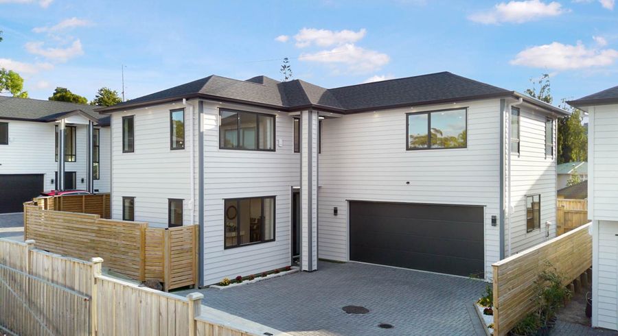  at 92C Godley Road, Green Bay, Waitakere City, Auckland