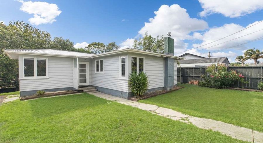  at 3 Luke Place, Otara, Auckland