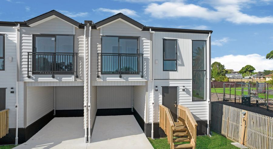  at 4 Convair Crescent, Mangere, Auckland