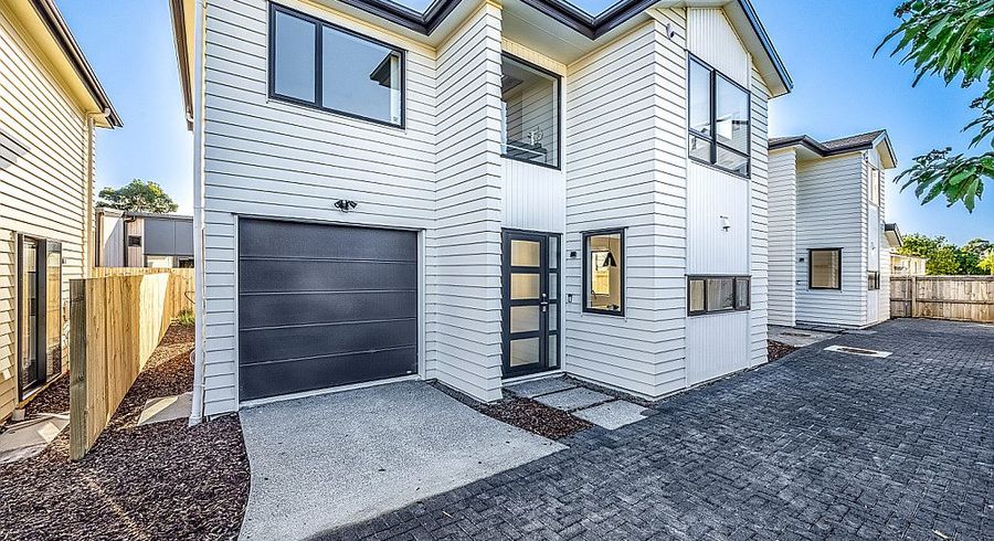  at 4B Ropata Avenue, Point England, Auckland