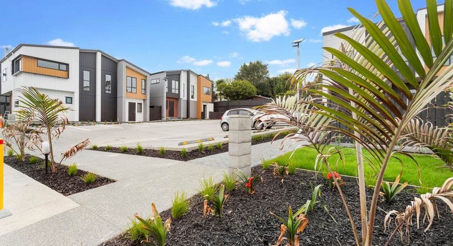  at 20 Don Oliver Lane, Glen Eden, Waitakere City, Auckland
