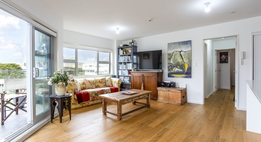  at 16/270 Onewa Road, Birkenhead, North Shore City, Auckland