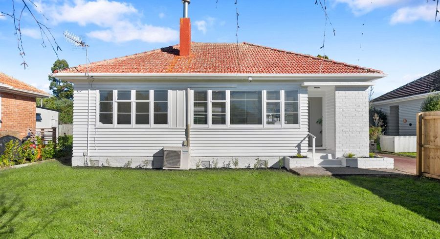 at 9 Parry Street, Sandringham, Auckland