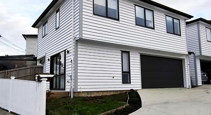  at 13E Windermere cres, Blockhouse Bay, Auckland City, Auckland