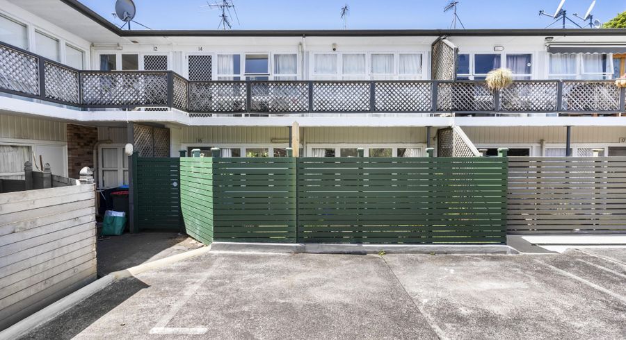  at 15/11 Tawera Road, Greenlane, Auckland City, Auckland