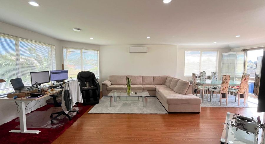  at 15 Chesterton Terrace, Henderson, Waitakere City, Auckland