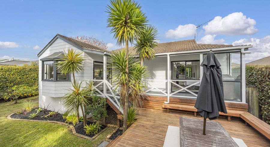  at 2/25 Commissariat Road, Mount Wellington, Auckland