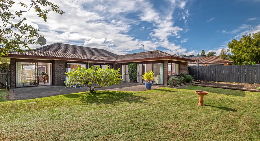  at 35 Greenbank Drive, Saint Johns, Auckland
