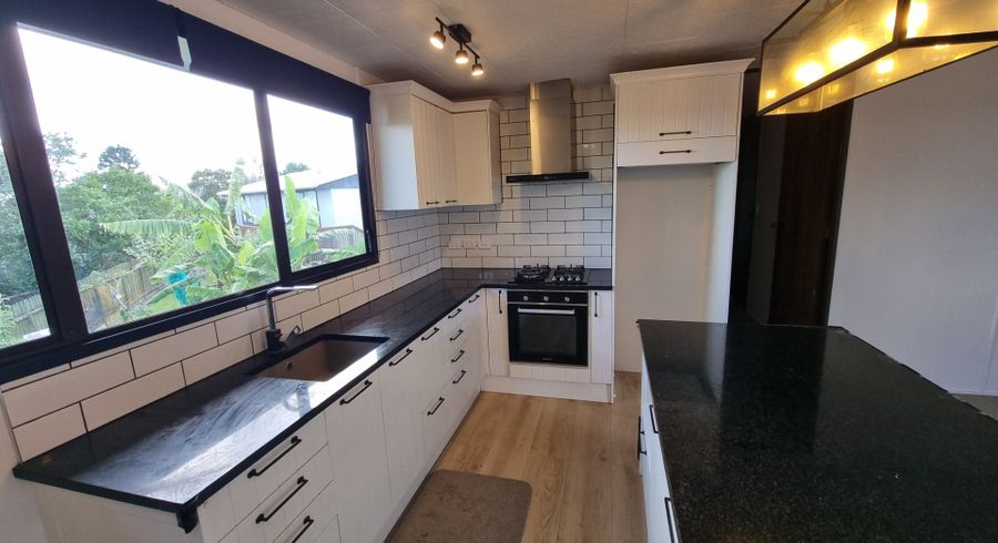  at 15 Cyril Cres, West Harbour, Waitakere City, Auckland