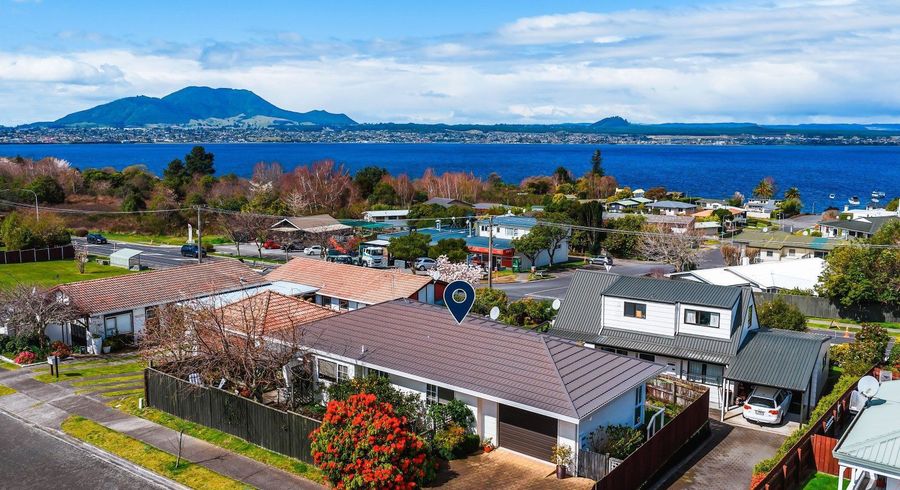  at 2/8 Kinder Street, Acacia Bay, Taupo, Waikato