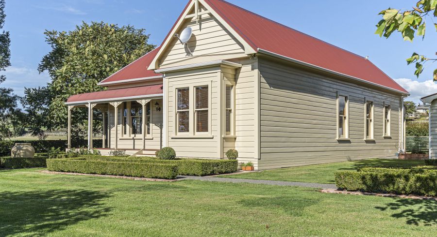  at 137 Egmont Road, Hillsborough, New Plymouth, Taranaki
