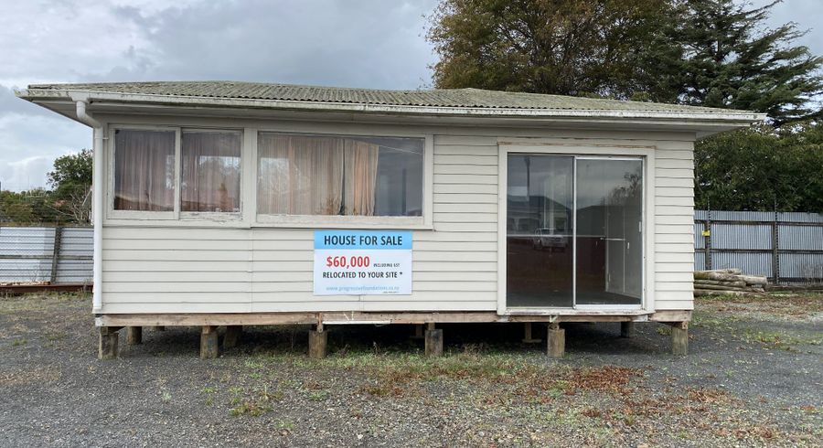 at Ngatea, Hauraki, Waikato