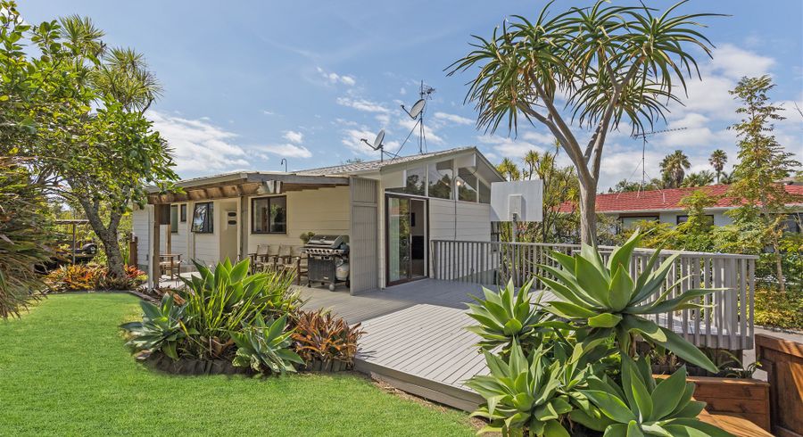  at 64 Tamahere Drive, Glenfield, Auckland