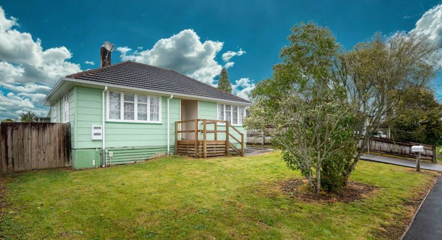  at 8 and 8a Sare Crescent, Fairfield, Hamilton, Waikato